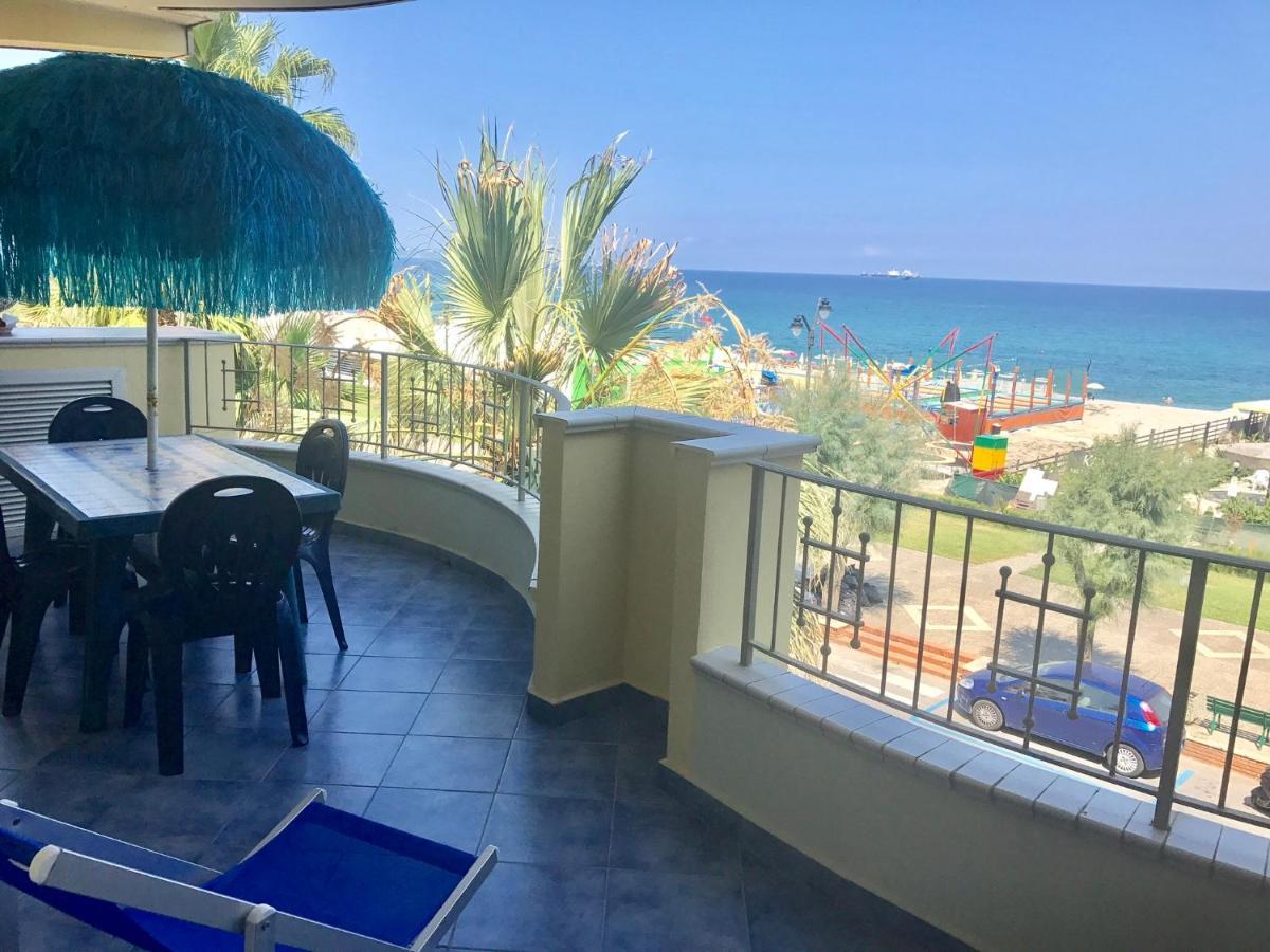 Vila La Baia Di Ulisse Venetico Exteriér fotografie