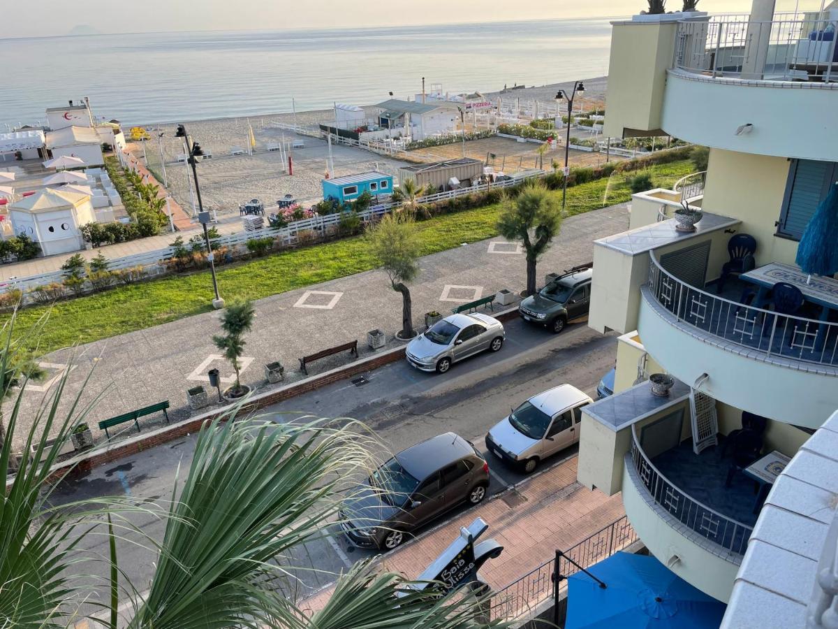 Vila La Baia Di Ulisse Venetico Exteriér fotografie